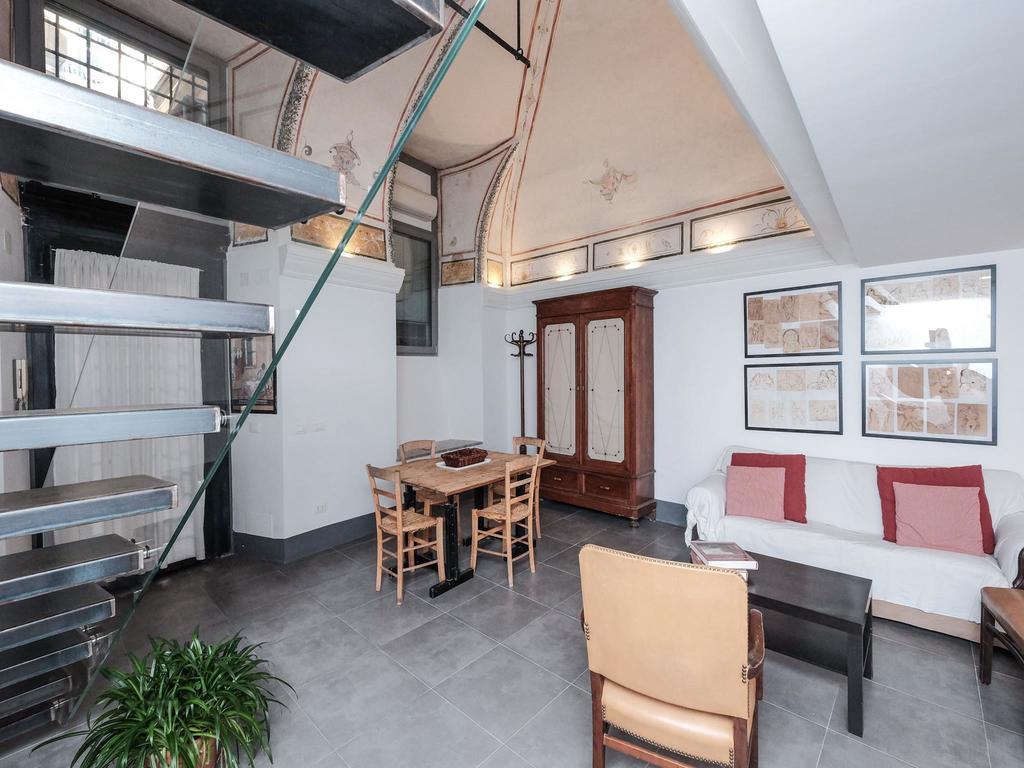 Ancient Trastevere Vespa Loft Apartment Rom