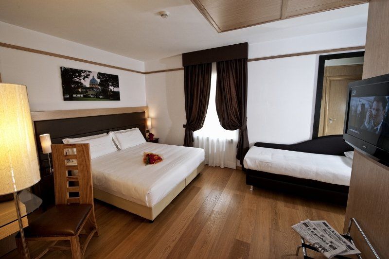 Ginevra Palace 3* Rom