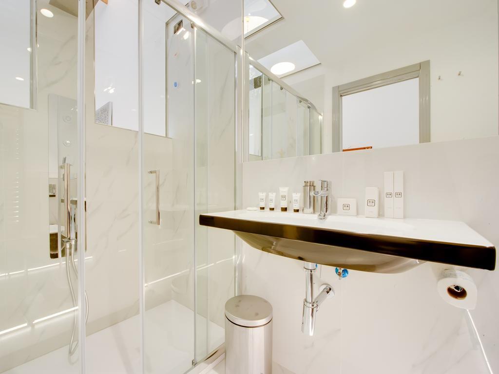 Queen Palace 2* Rom
