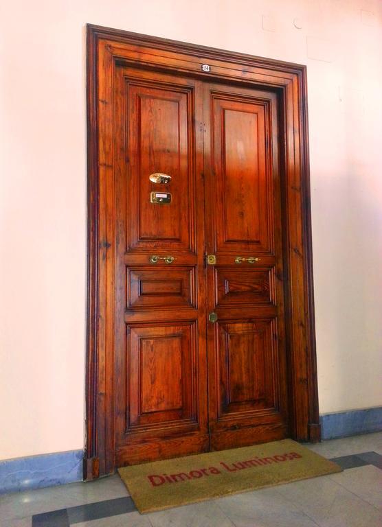 Dimora Luminosa Apartment *