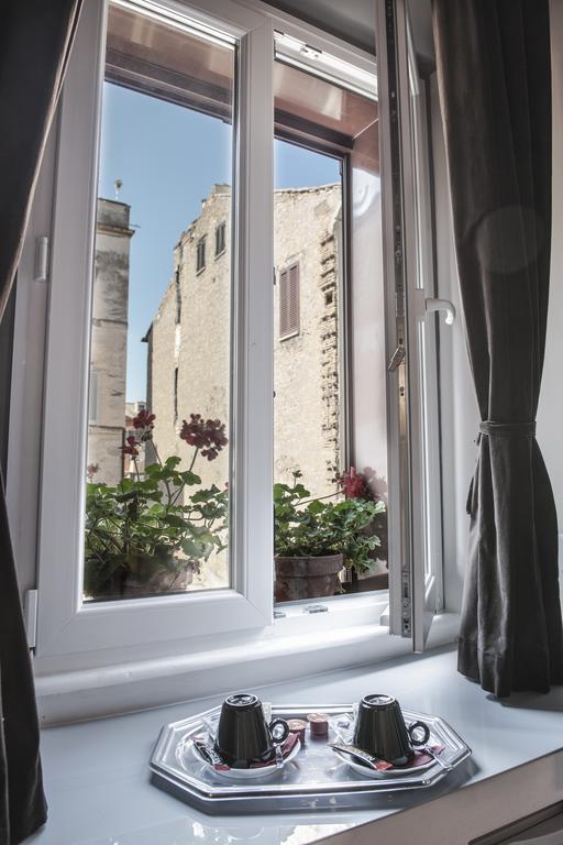 Pensión Town House Spagna- Luxury With Jacuzzi Bath *