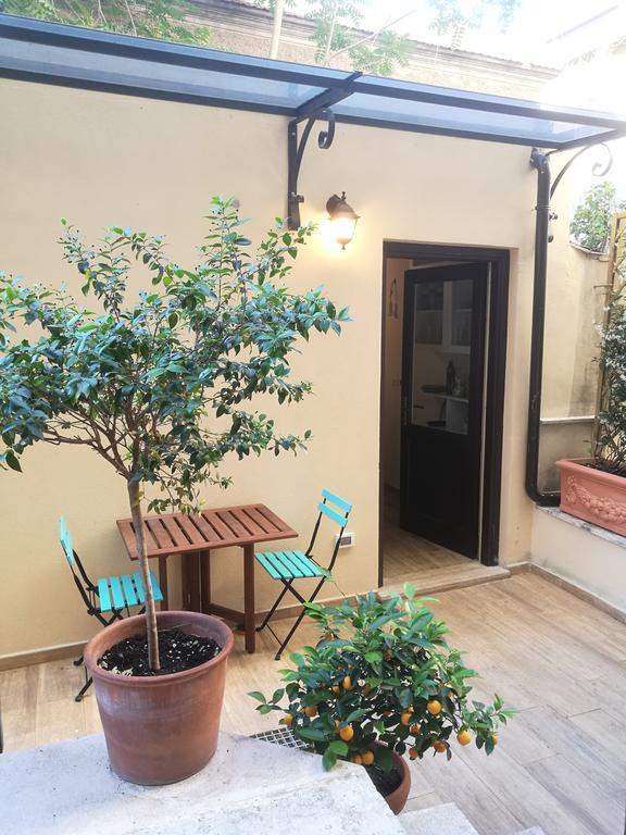 Monti Garden Rom