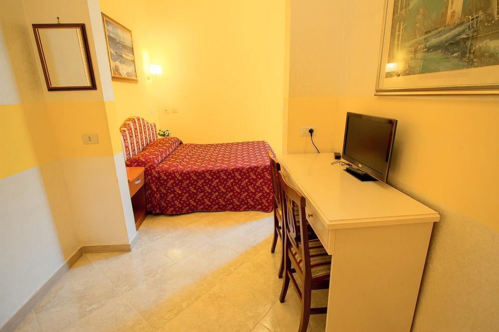 Imperial Deluxe Bed and breakfast 3*