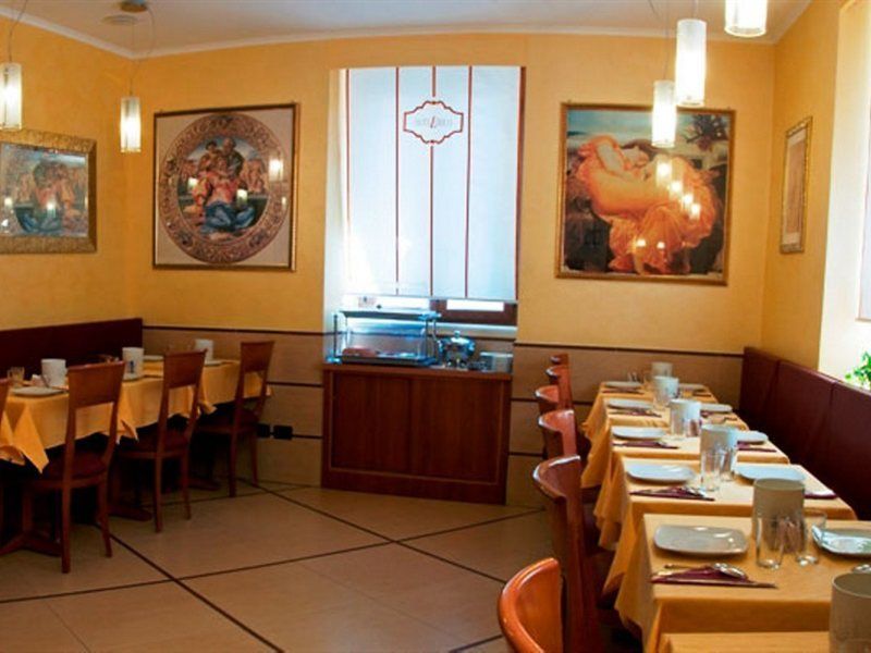 Lirico Hotell 3*