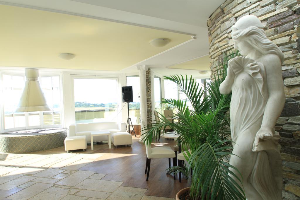 Hotel Grand Colony 3*