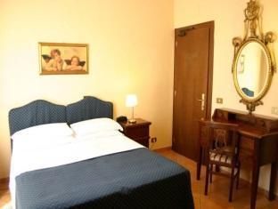Caracciolo Hotell Roma