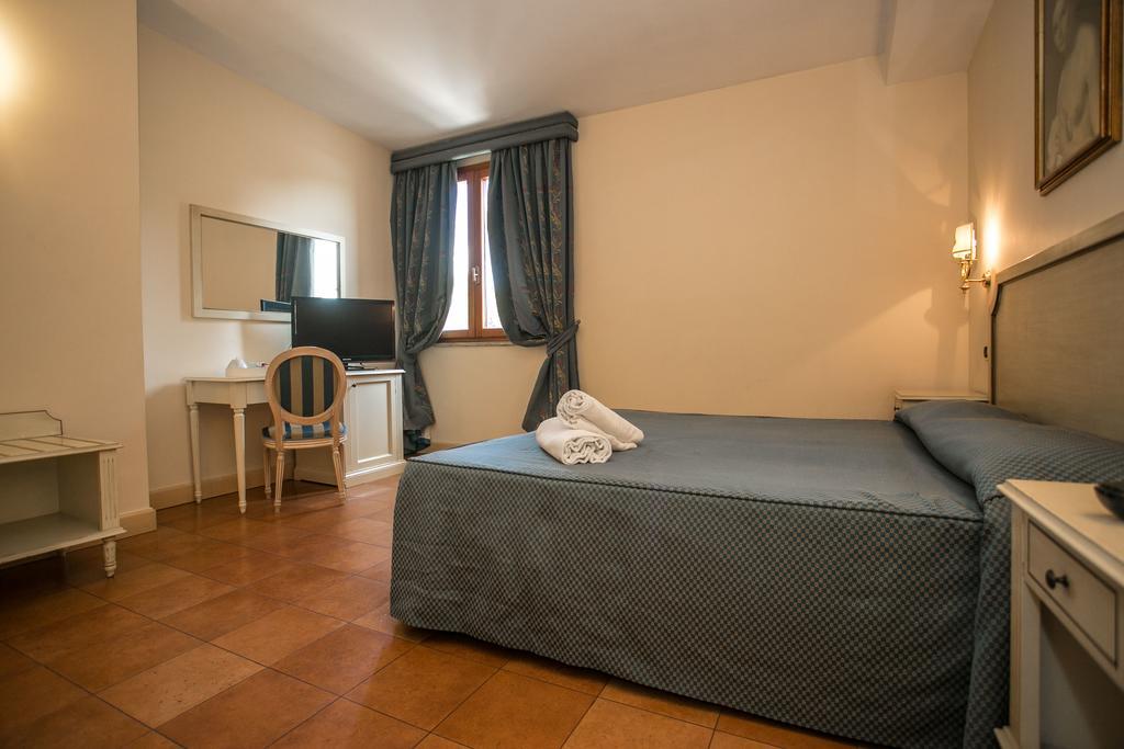 Quadrifoglio Eur Hotel