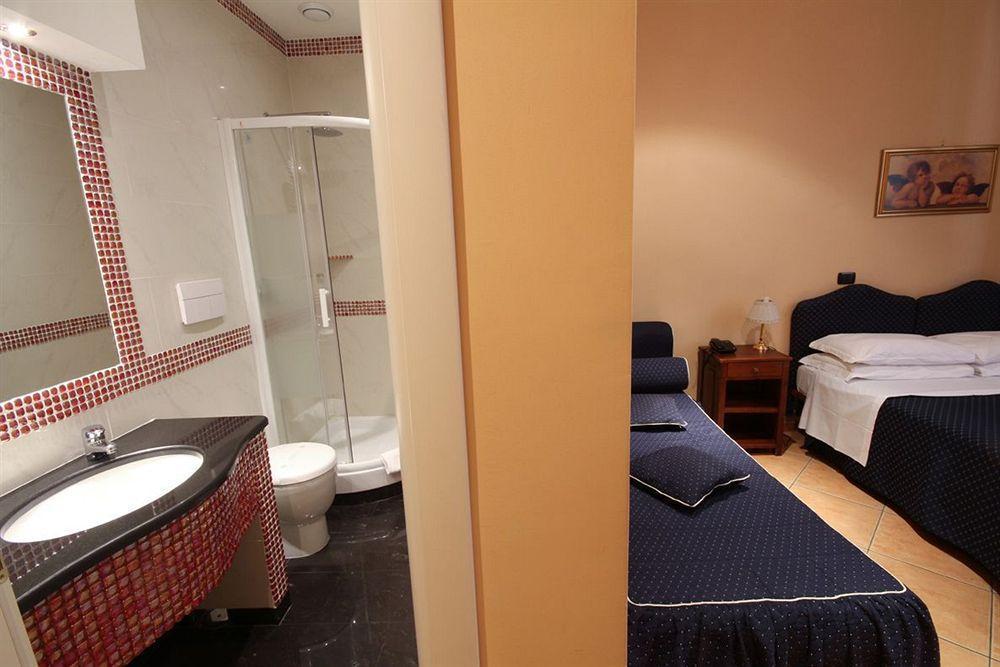 Hotell Caracciolo 3*