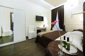Caesar Place Roma