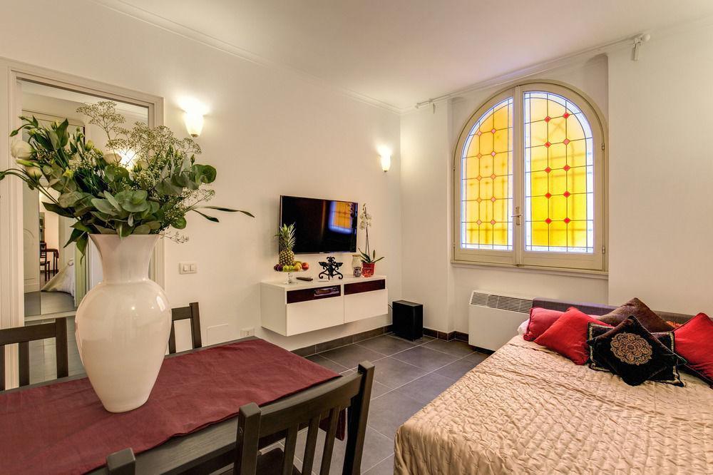 Appartamento Elegant Behind The Colosseum