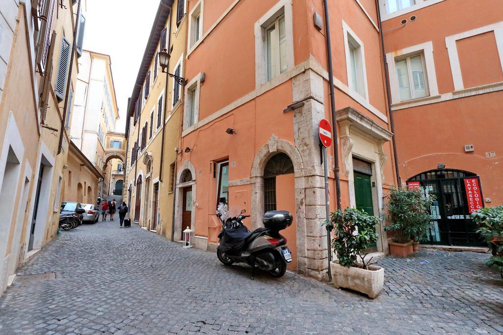 Trevi Vicolo Scanderbeg Apartamento *