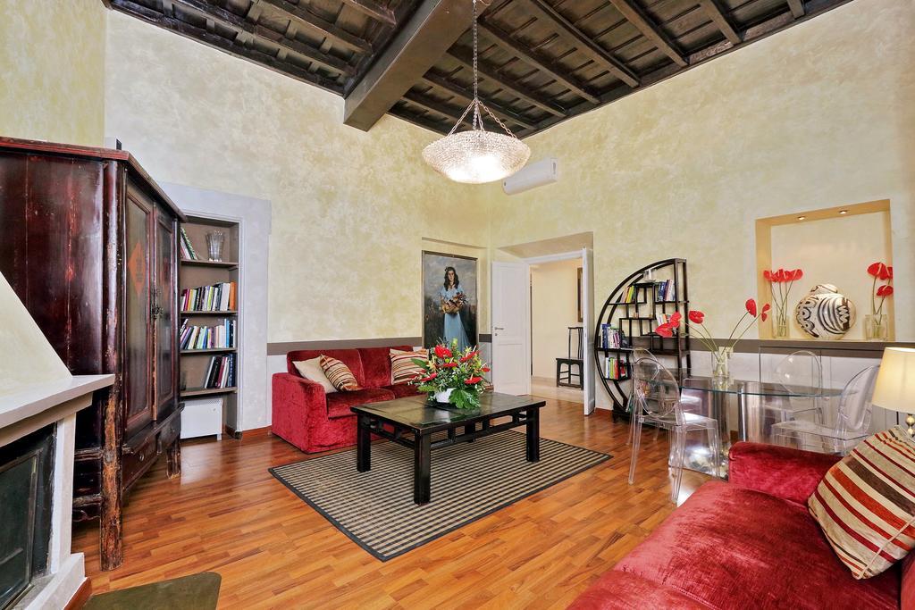 Trevi Vicolo Scanderbeg Apartamento *