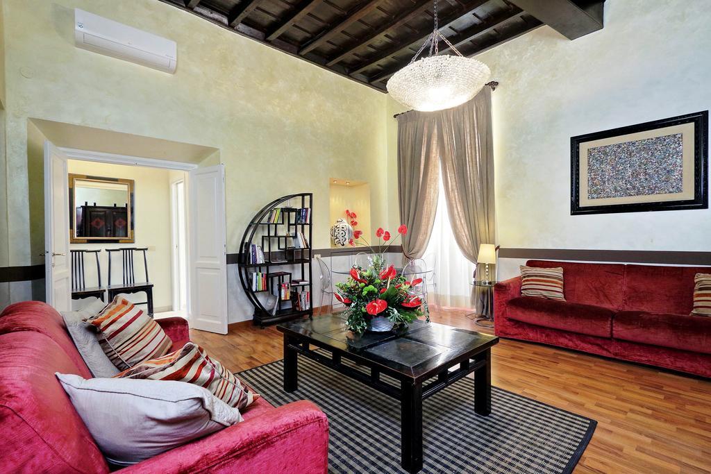 Trevi Vicolo Scanderbeg Apartamento *
