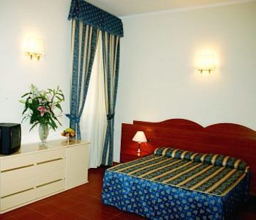 Hotell Augustea 3*