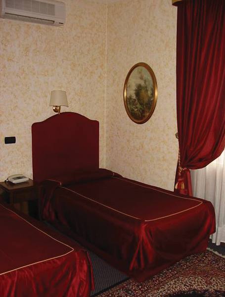 Flaminius Hotel 3*