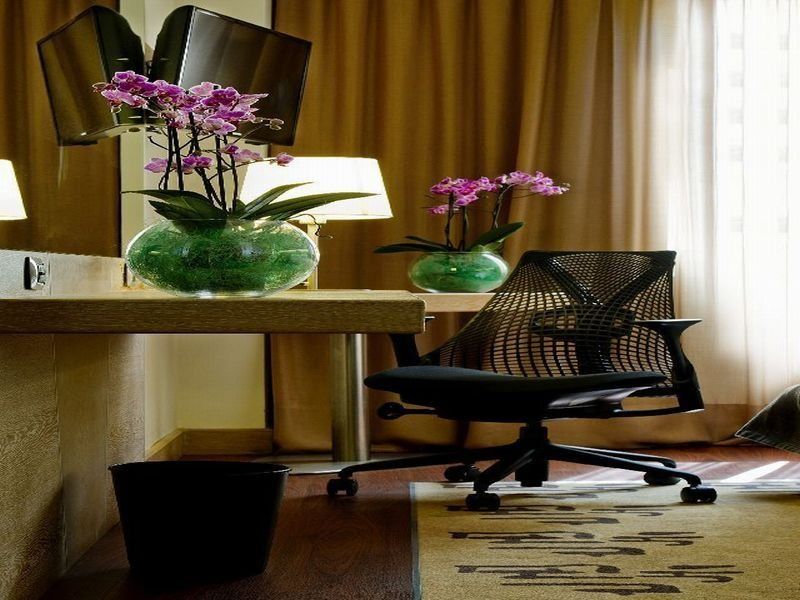 Hilton Garden Claridge Hotel