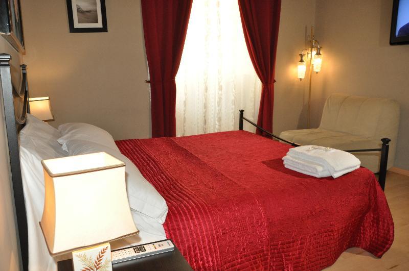 Romerooms 3* Rome
