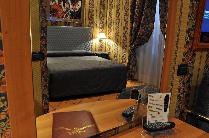 Hotell Lirico 3*