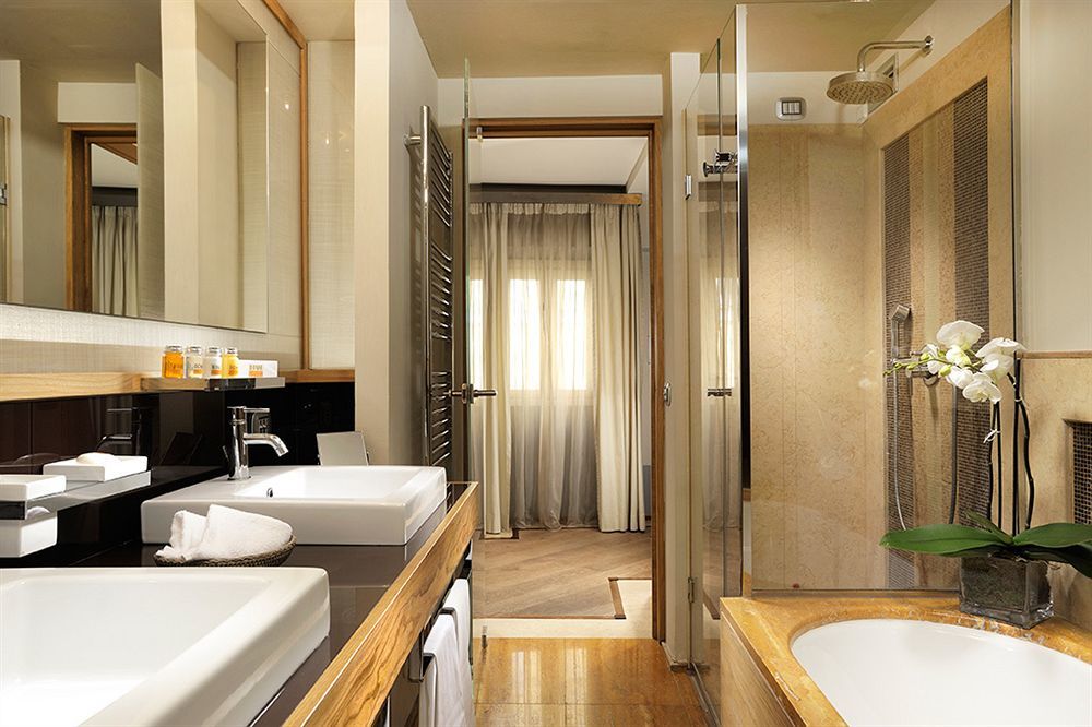 Mario De' Fiori 37 Hotel 4*