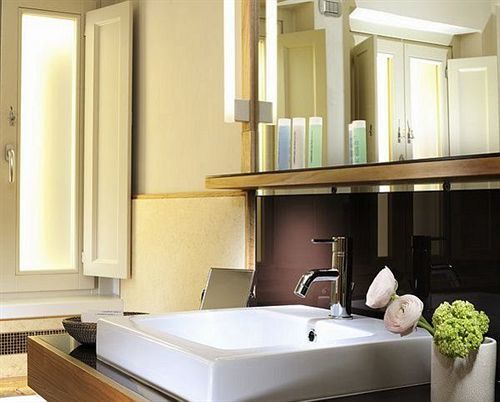 Mario De' Fiori 37 Hotel