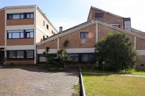 Hotel Casa Per Ferie Eremo Santa Rosa Da Lima 2*