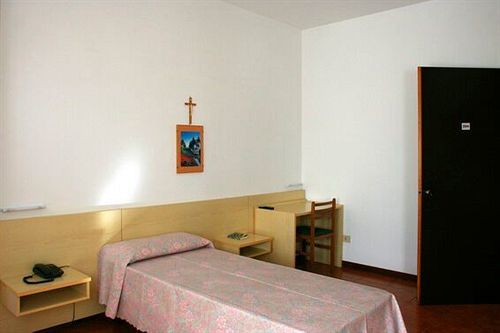 Hotel Casa Per Ferie Eremo Santa Rosa Da Lima 2*