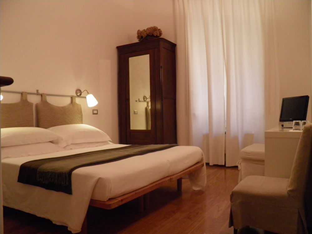 B&B Arco Del Lauro Bed & Breakfast
