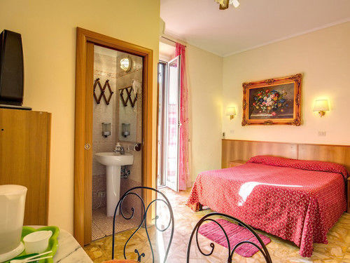 Giovy Bed & Breakfast 2*