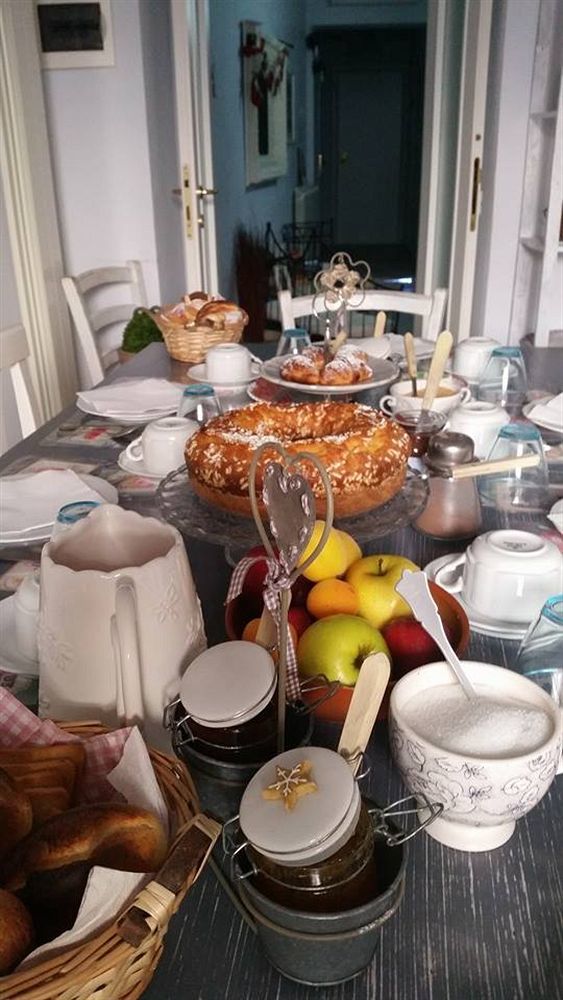 Acomodação com café da manhã  Re Monti 3*