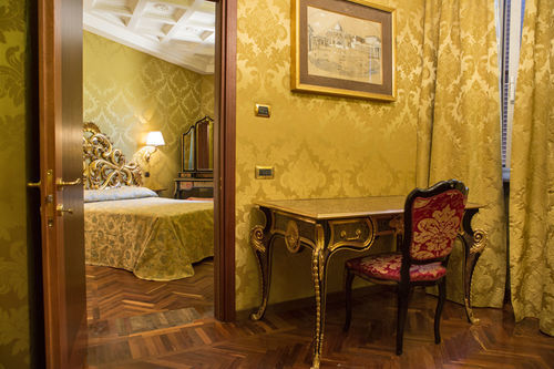 Des Epoques Hotel 3*