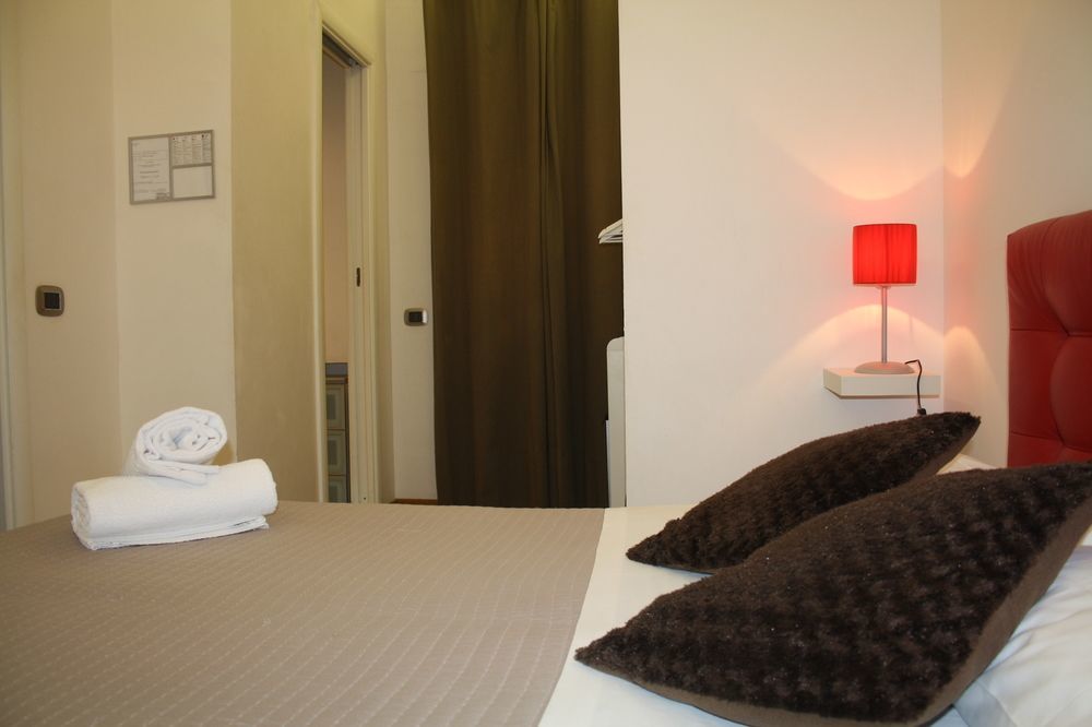 Town House Fontana Di Trevi 3*