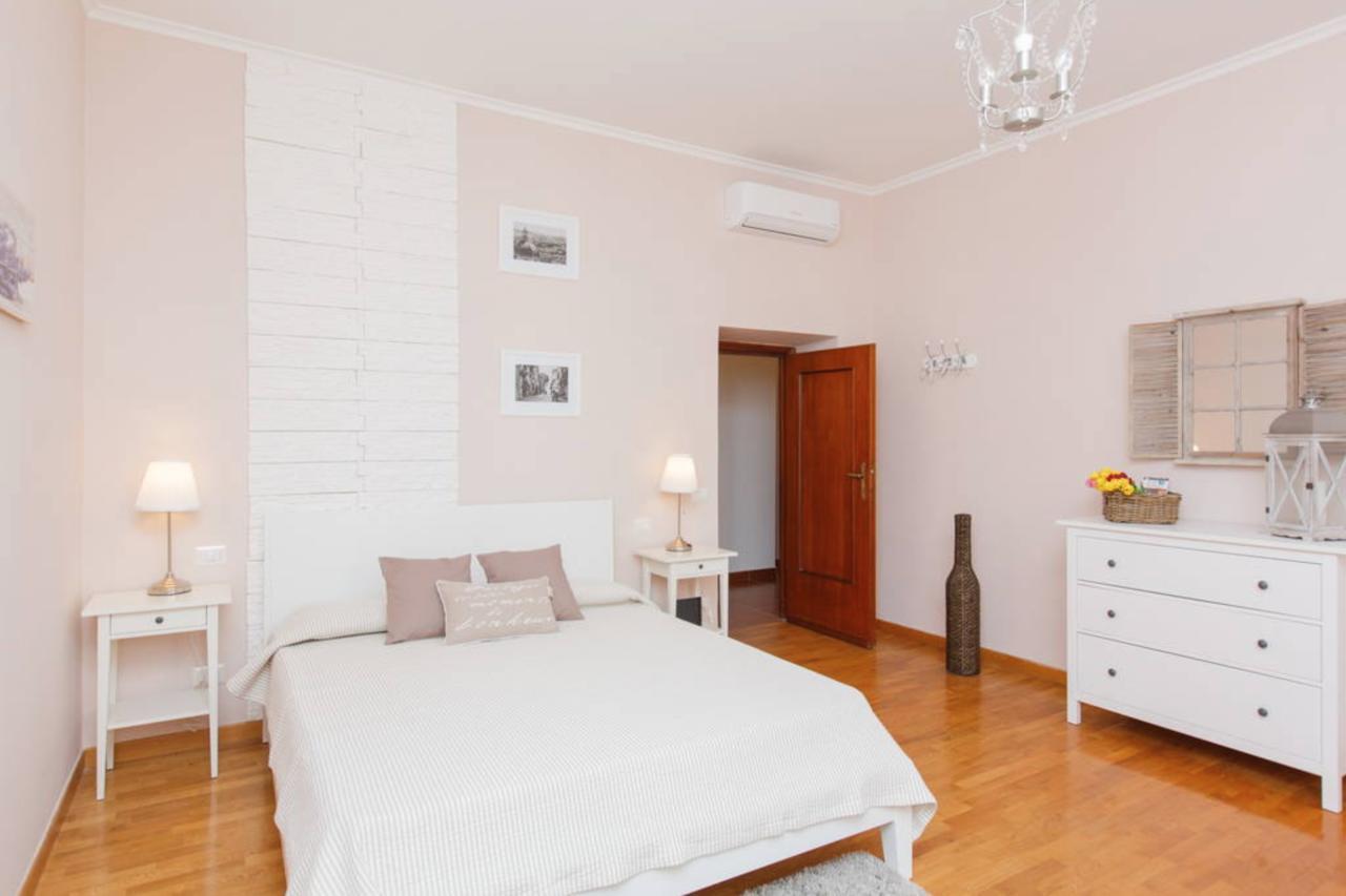 Apartment Florje House Rom