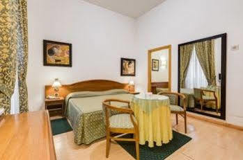 Paba Hotell 2*