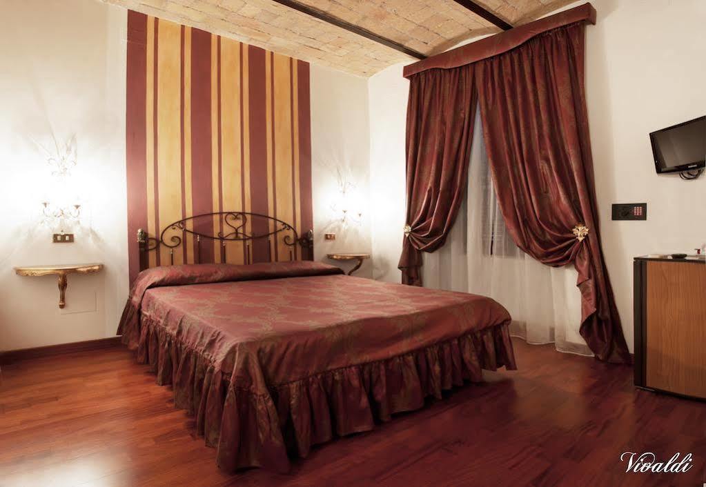 Antica Hotell 3*