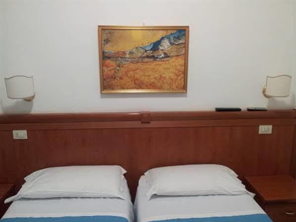Art Mary Pensión Roma
