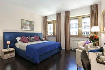 Suites Rome Gasthof 4*