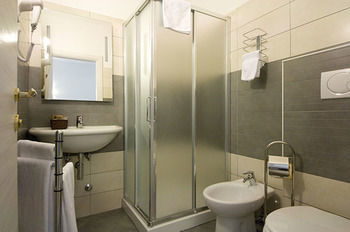 Atlantis Affittacamere 3*