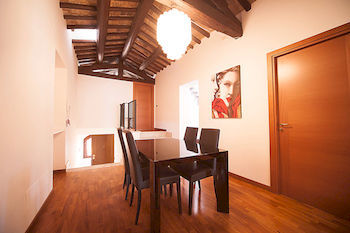 64 Apart * Roma