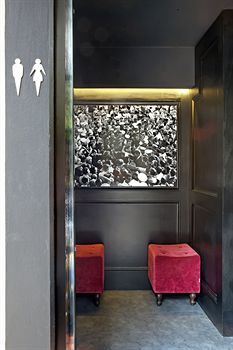 The Corner 4*