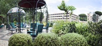 Hotel The Corner 4*