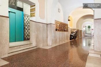 Domus Aurora Pensión 3*