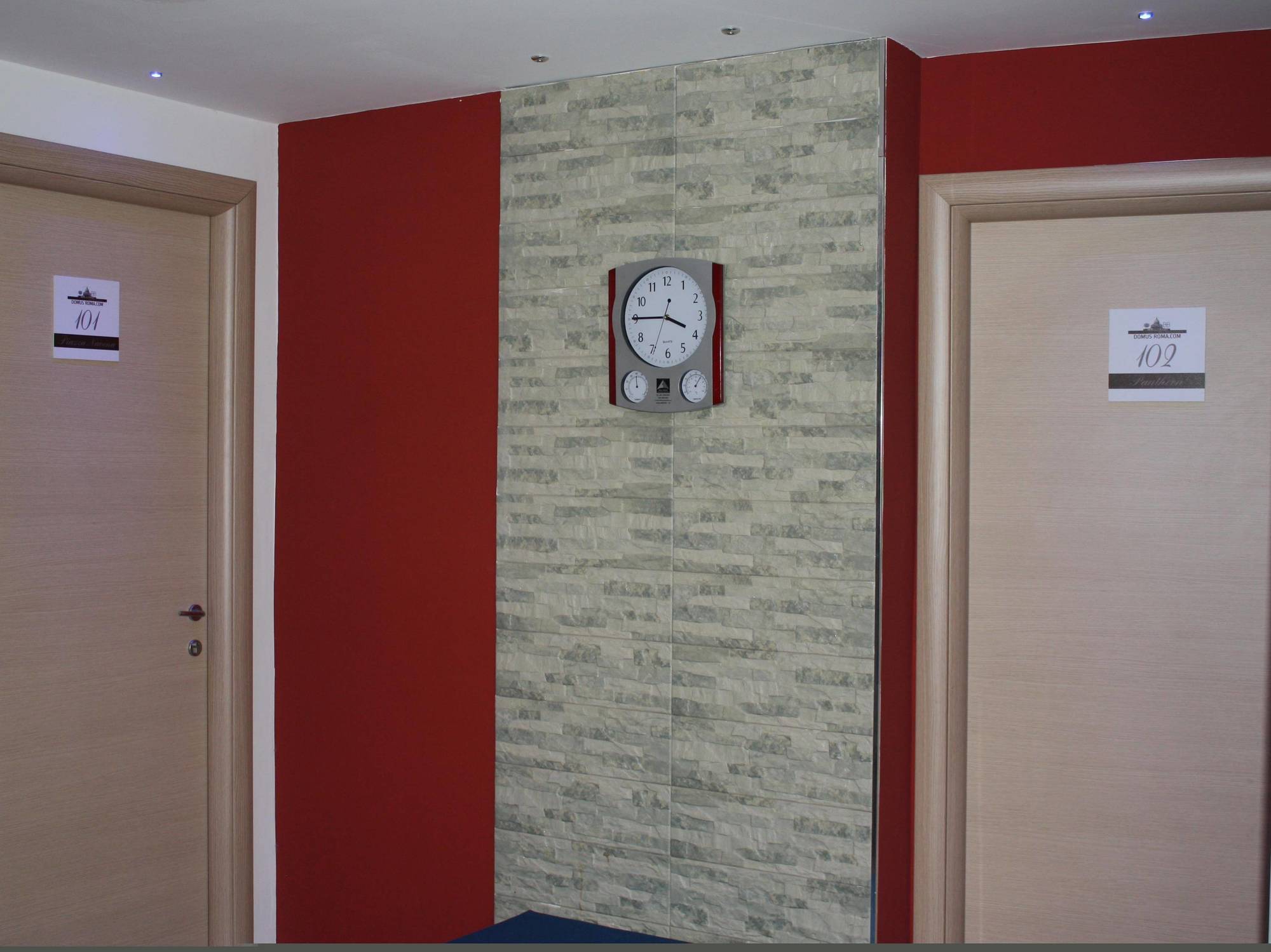 Domus 2* Rom