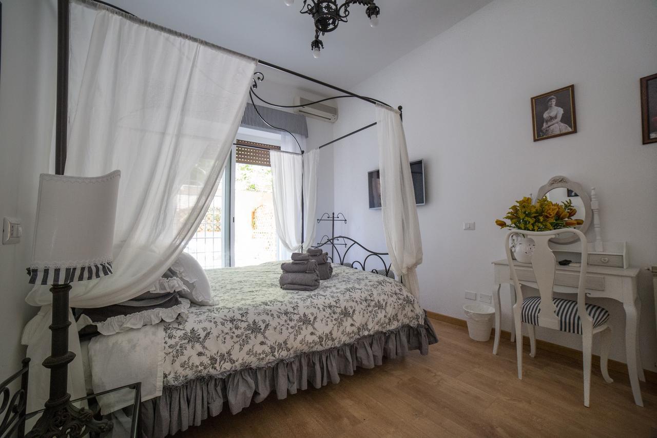 La Piazzetta Delle Regine Bed & Breakfast 2*