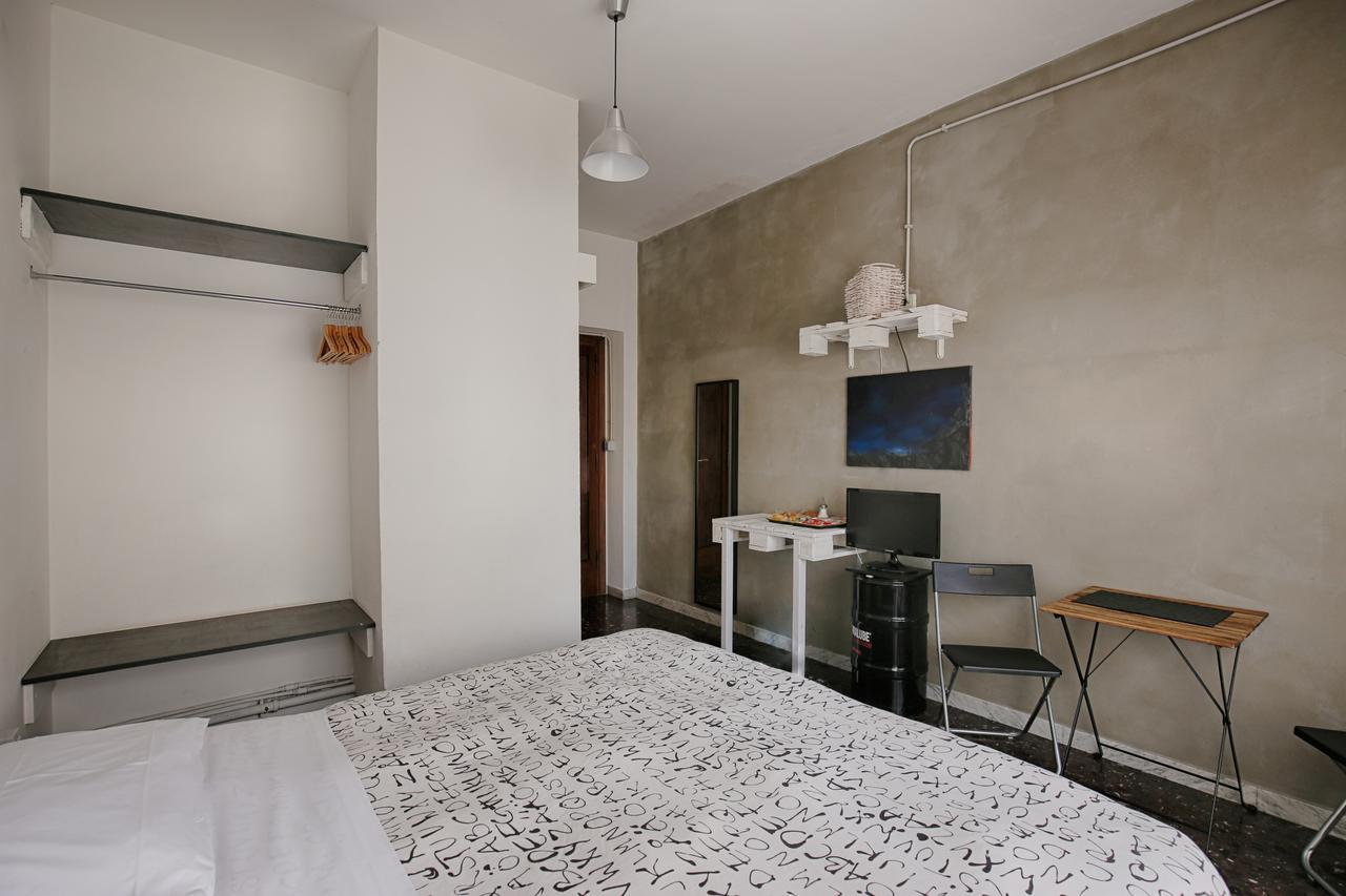 Bed & Breakfast Art & Industry