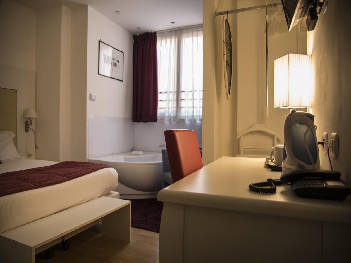 At Forty-one 3*