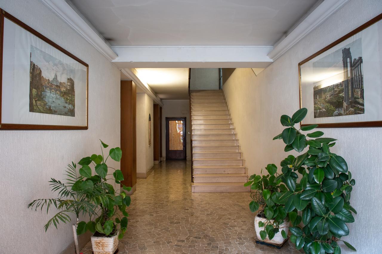 House Bonifacio Roma