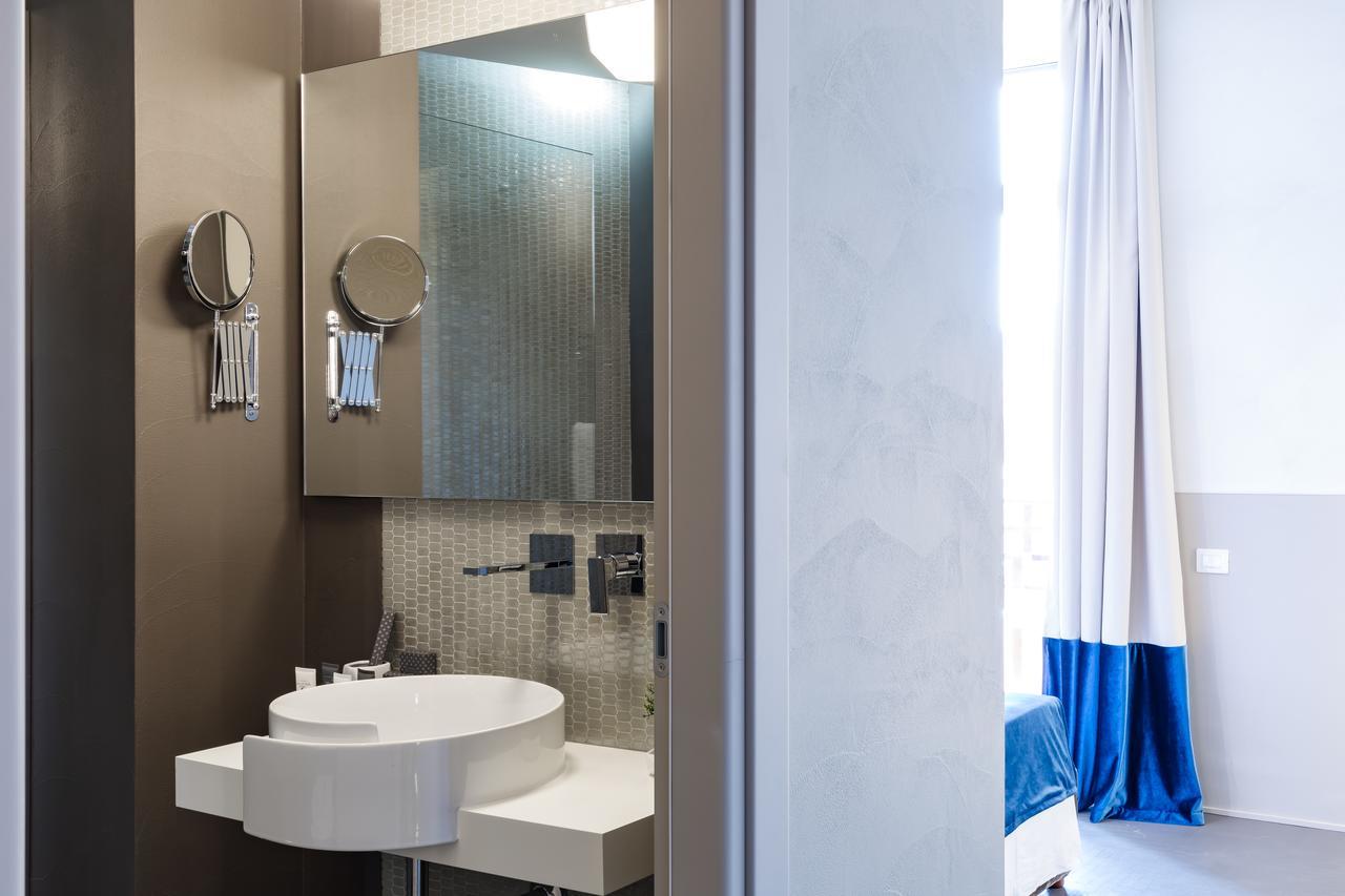 A World Aparts - Barberini Boutique 2*