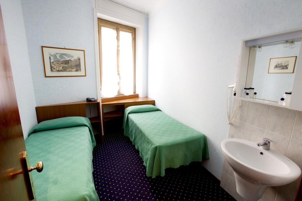 Adriatic Hotell