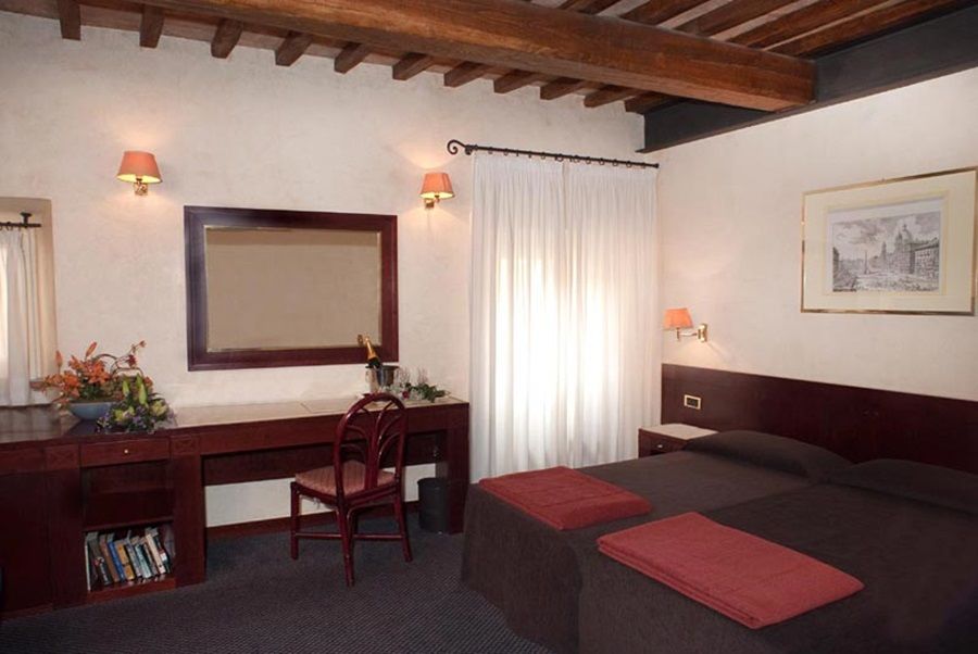 Accademia 3* Rome