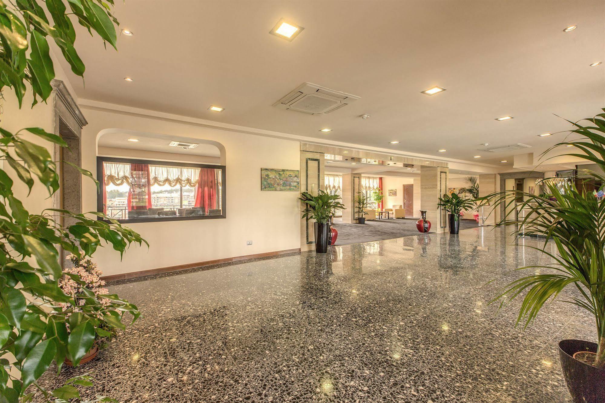 Regal Park Hotell